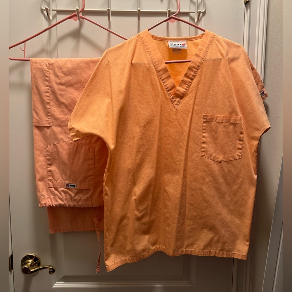 Scrub Set Size XS, Runs Big. Brand Name: Best - Picture 3 of 7